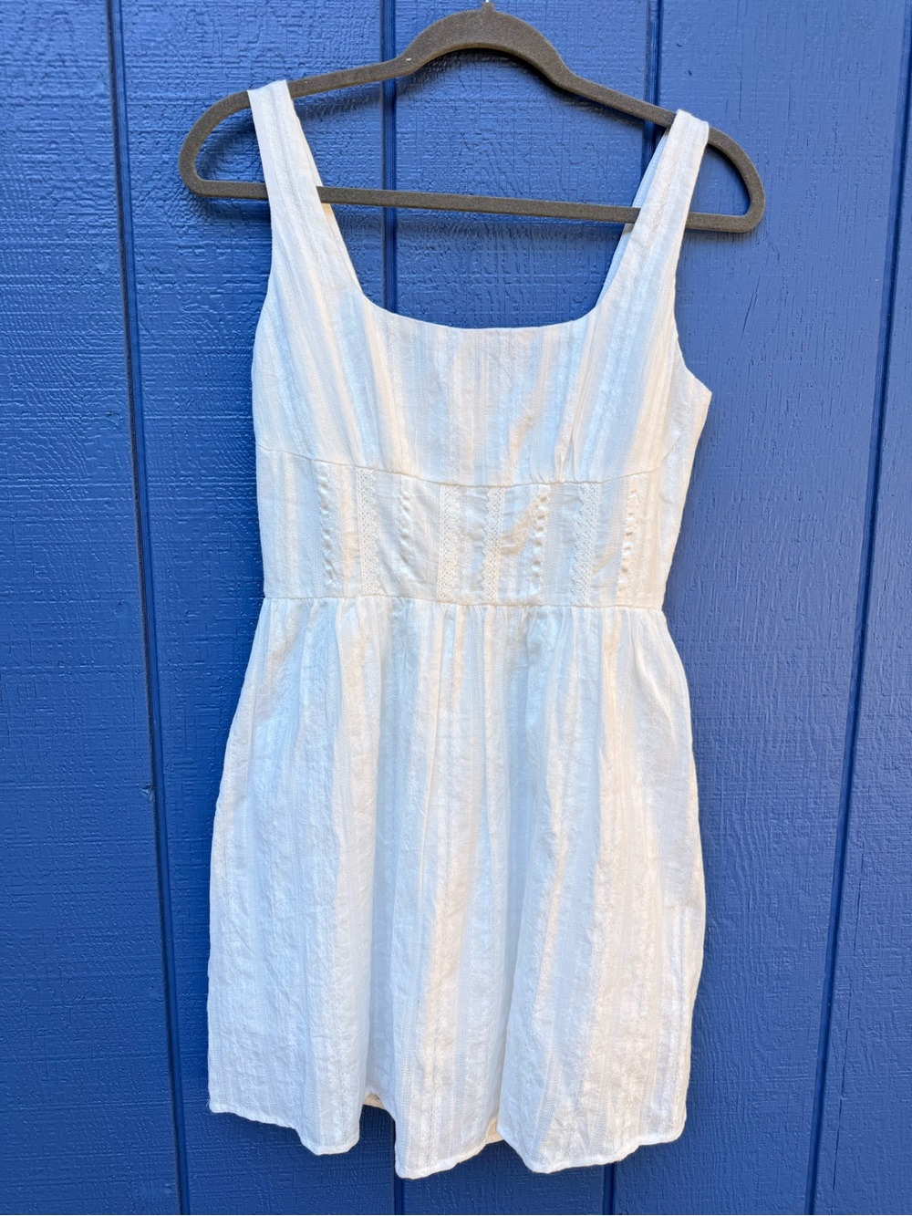 Women's White Sleeveless Summer Dress